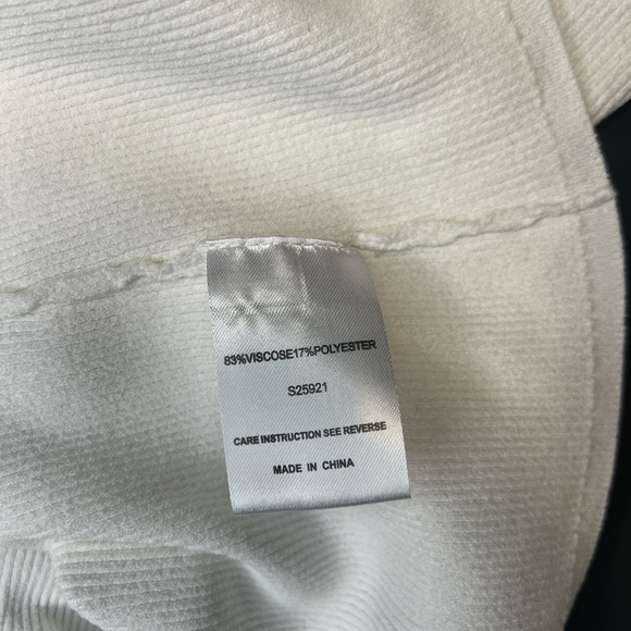 Ann Mashburn Ribbed Cream Tank Top - Size Small classic styling - Picture 8 of 9